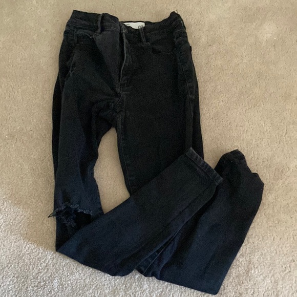 Simple black skinny jeans for sale! - Picture 1 of 3